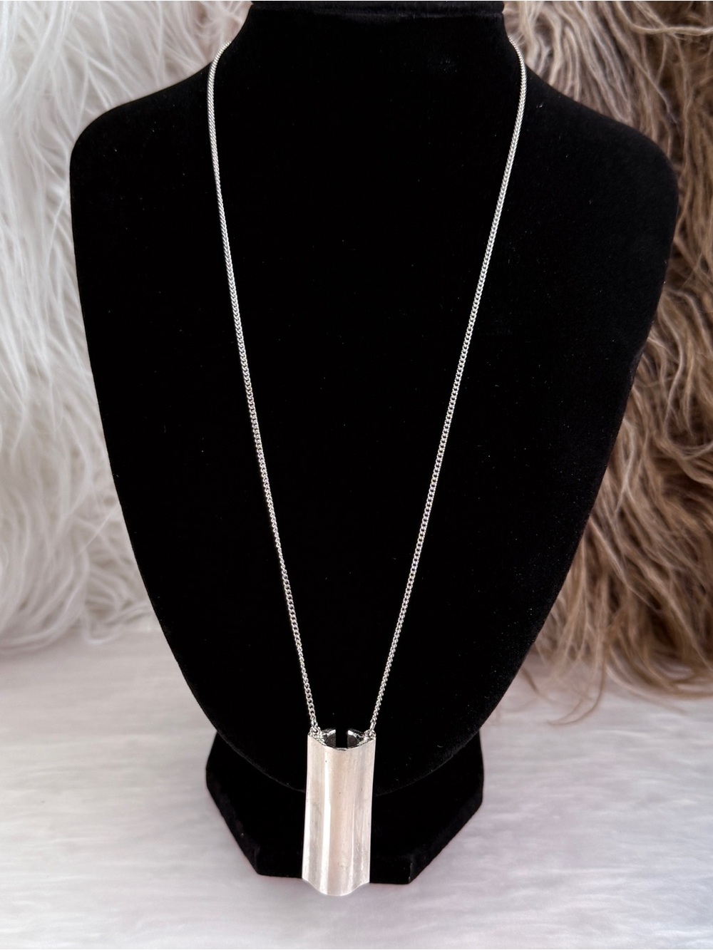 Vintage Avon Modernist Silver Tone Sculptural Pendant Long Necklace